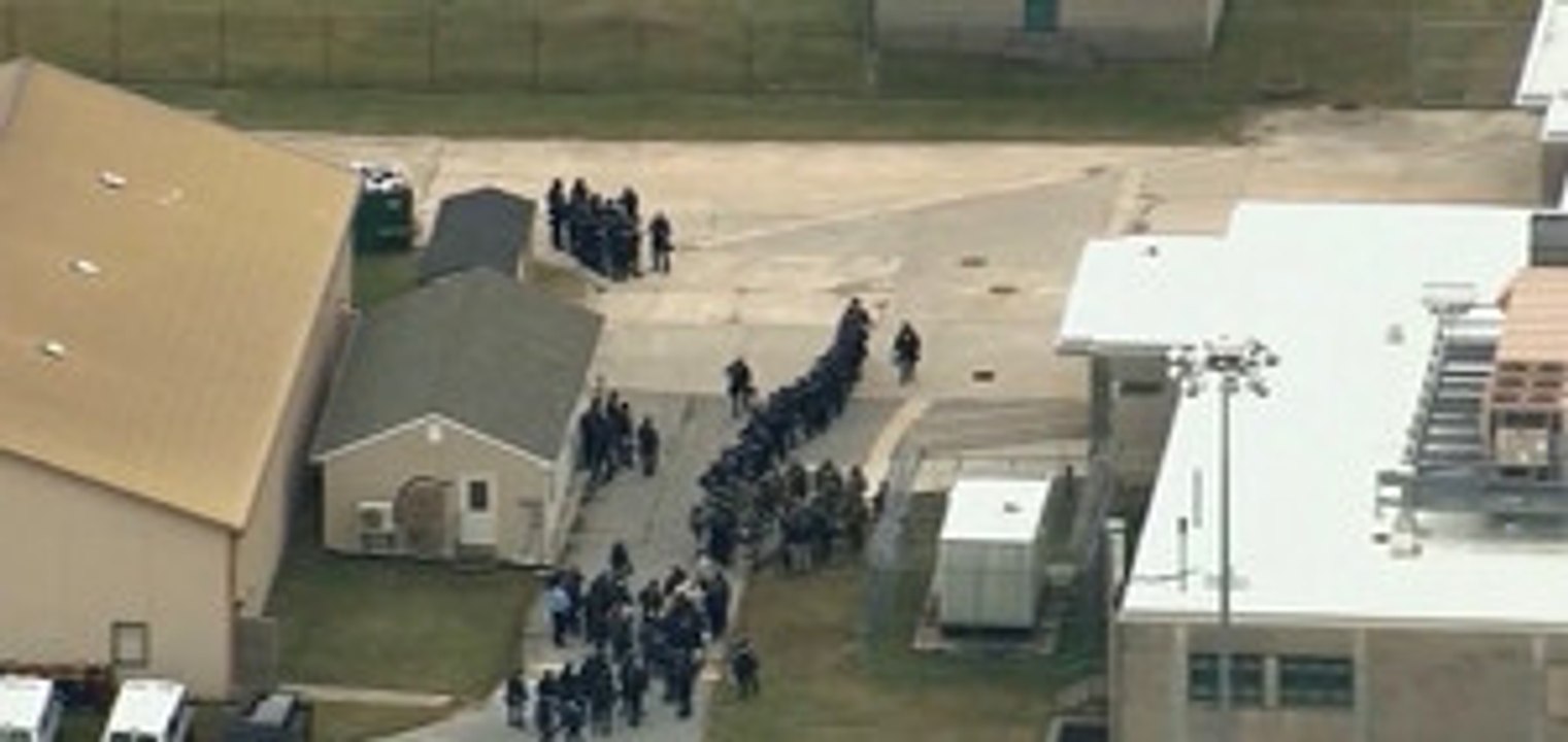 ABD'de Mahkumlar Hapishane Görevlilerini Rehin Aldı