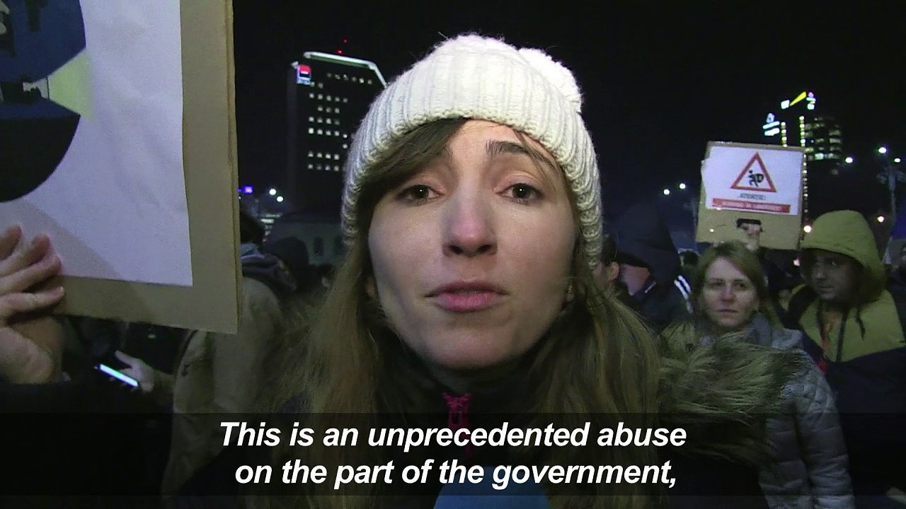 Romania anti-govt protests biggest since commun...