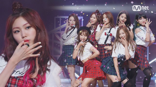 ′컴백′ 상큼함 가득한 ′CLC′의 통통 튀는 ′아니야′ 무대