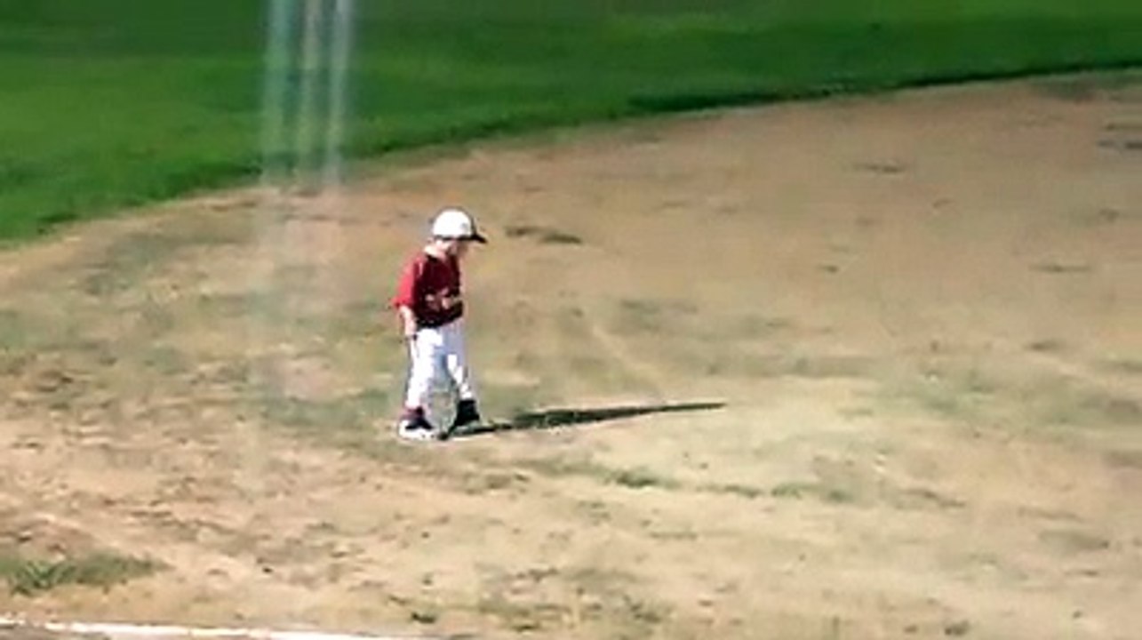 Kid like to play soccer