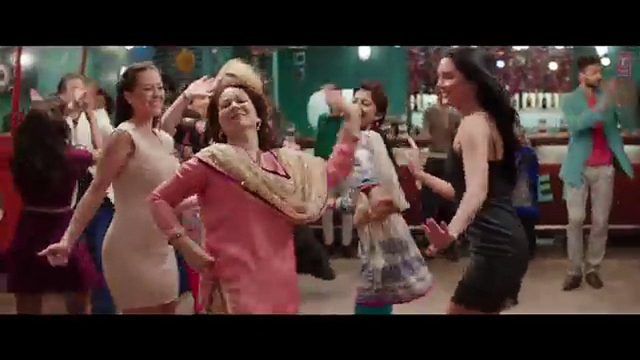 Gallan Goodiyaan Ranveer Priyanka Chopra Full VIDEO Song  Dil Dhadakne Do