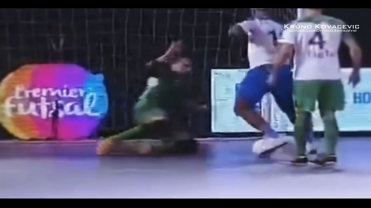 Les gestes magiques de Ronaldinho en futsal