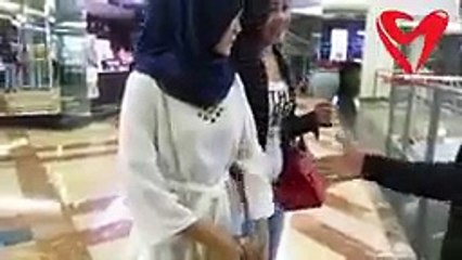 Ubah Bola Jadi Penis!! ( Trik Sulap ) wanita pada kaget
