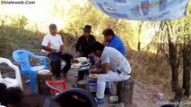 COMIENDO LA BARBACOA EN EL RANCHO DEL PUEBLO EN MEXICO TRADICIONES USOS Y COSTUMBRES