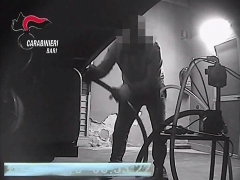 Barletta: rubava gasolio dal mezzo utilizzato per le consegne, arrestato dai Carabinieri