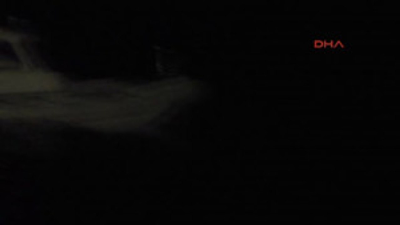 Izmir - Sahil Güvenlik Komutanlığı, Izmir Çeşme Uçburnu Açıklarında Lastik Bot Içerisindeki 23...