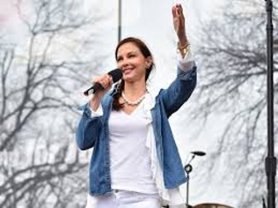 Ashley Judd’s biting speech on Trump ..Our pussies ain’t for grabbing