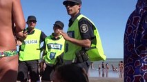 Juiz defende 'topless' em praia argentina
