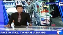 Kerap Dirazia, Puluhan PKL Tanah Abang Masih Nekat Jualan