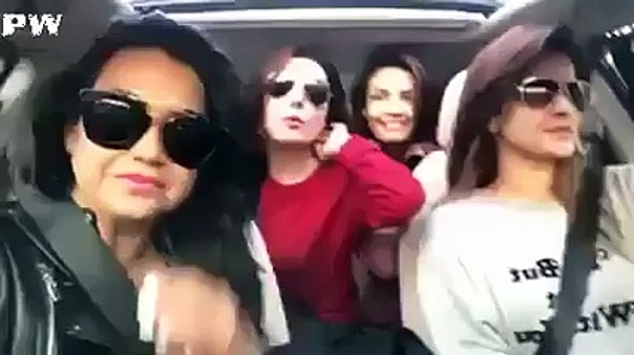 Saba Qamar’s Message For Neelum Munir