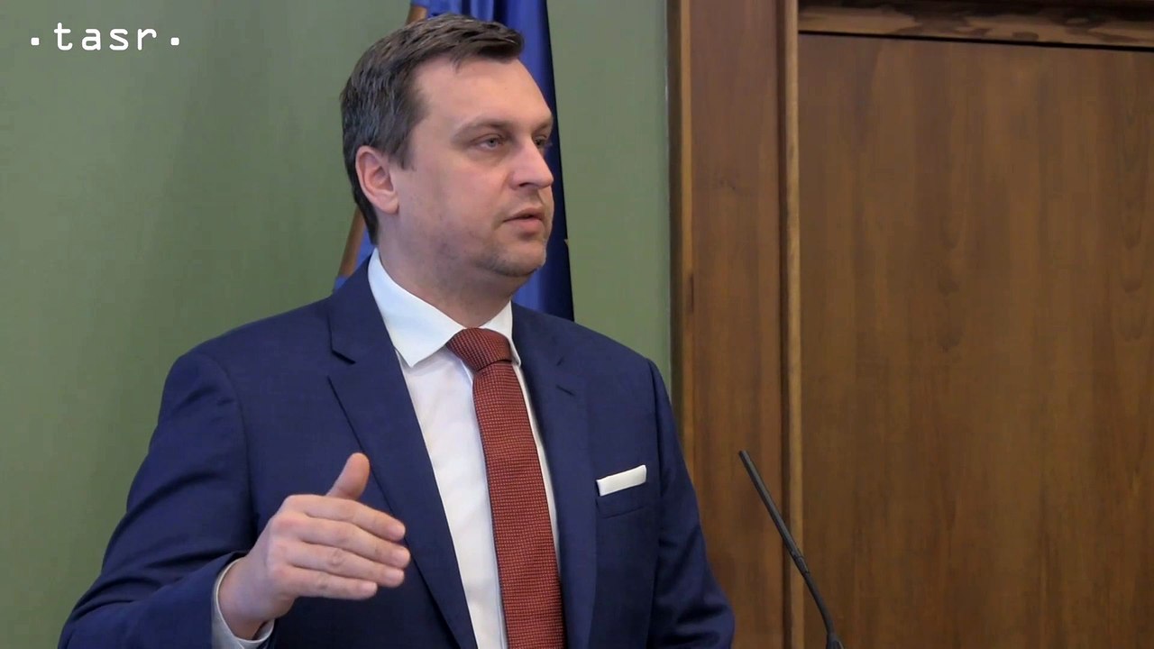 Andrej Danko pripúšťa kvôli J. Holjenčíkovi krízu v koalícii