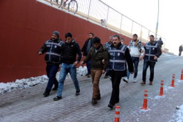 Hırsızlıktan Yakalanan Zanlıların Sorduğu Soru Şaşkınlık Yarattı