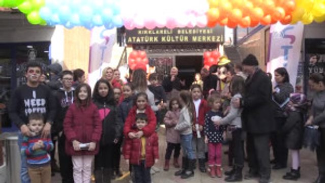 Çocuk Festivalinin Açılış Kurdelesini Şehit Kızı Kesti