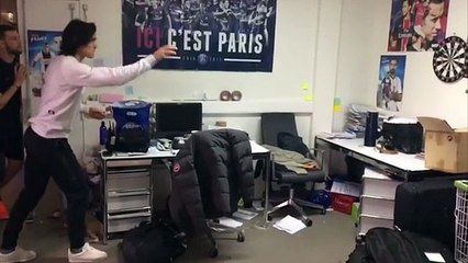 Un joueur de la Lazio en vient aux mains avec un hooligan dans les tribunes