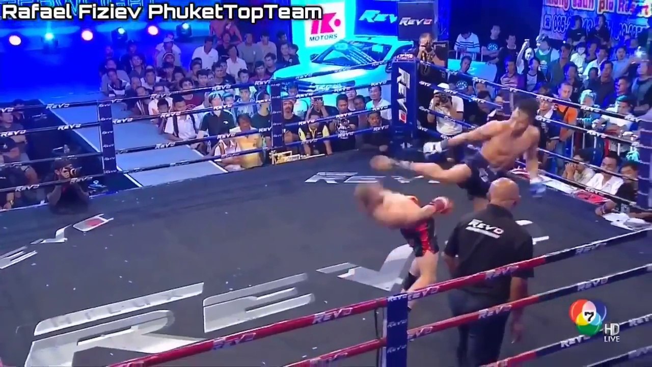 Ce boxeur réalise le geste du film Matrix en plein combat !