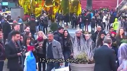 Bu asla kabul edilemez. Yabancıların tepkilerini izleyin. 12 yaşında kız ve 65 yaşında erkek...