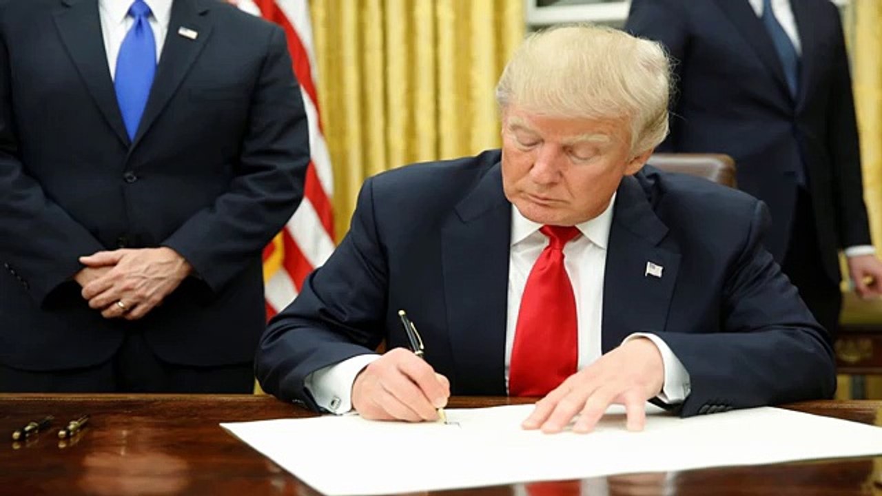 TRUMP CHANGE LES LOIS ET RÈGLEMENTS EN VIGUEUR POUR LES MUSULMANS EN USA