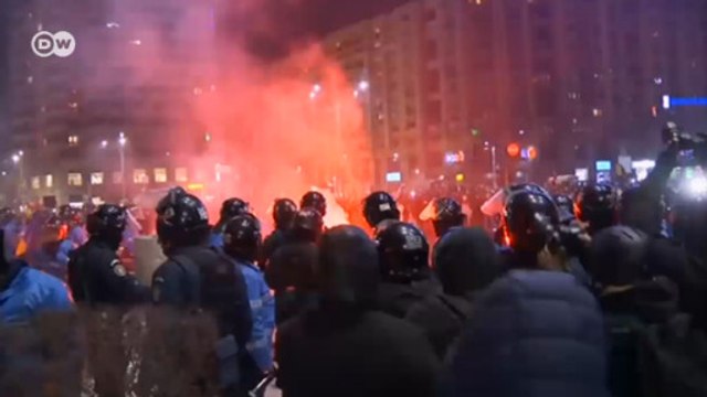 Romenos protestam contra descriminalização da corrupção