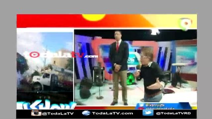 Captado en camara motorista en vía contraria en Elevado de Santo Domingo-El Show Del Mediodía-Video