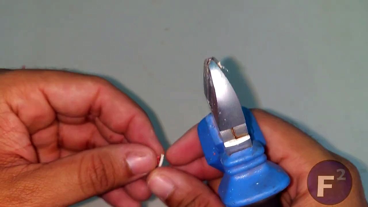 Como Fazer um Conector Para Baterias de 9v - Facil De Fazer