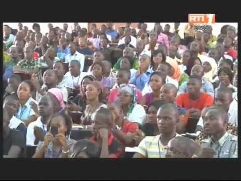 Année académique 2012-1013:Ka direction de l` Université de FHB et les étudiants se concertent