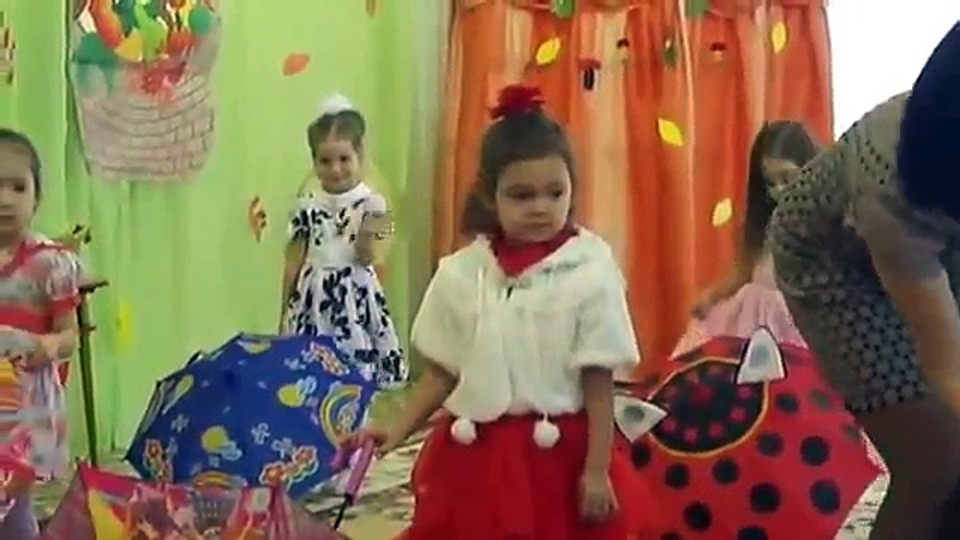 ⁣Праздник в садике ПРИКОЛЫ ДЕТИ ЗАЖИГАЮТ