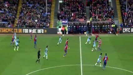 Gabriel Jesus da linda assistência para o gol de Sterling contra o Crystal Palace