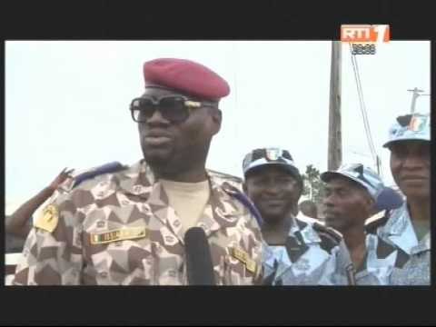 Réactions des participants à la cérémonie d'hommage aux militaires tombés sur le champ