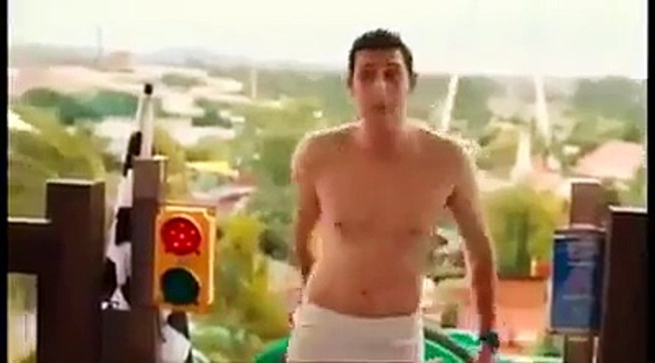 ‪OMG - Haha wait for it