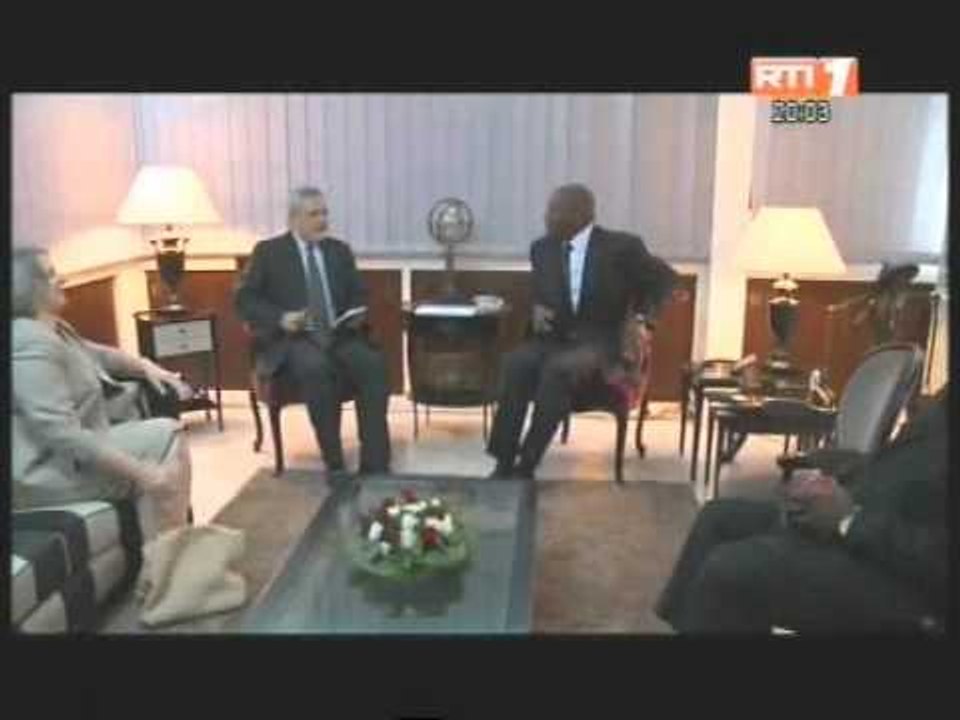 Le ministre de l'intérieur Hamed Bakayoko s'est entretenu avec des ambassadeurs