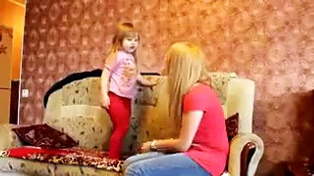 Учит ребенка