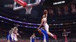 Blake Griffin pète un dunk par-dessus Kevon Looney