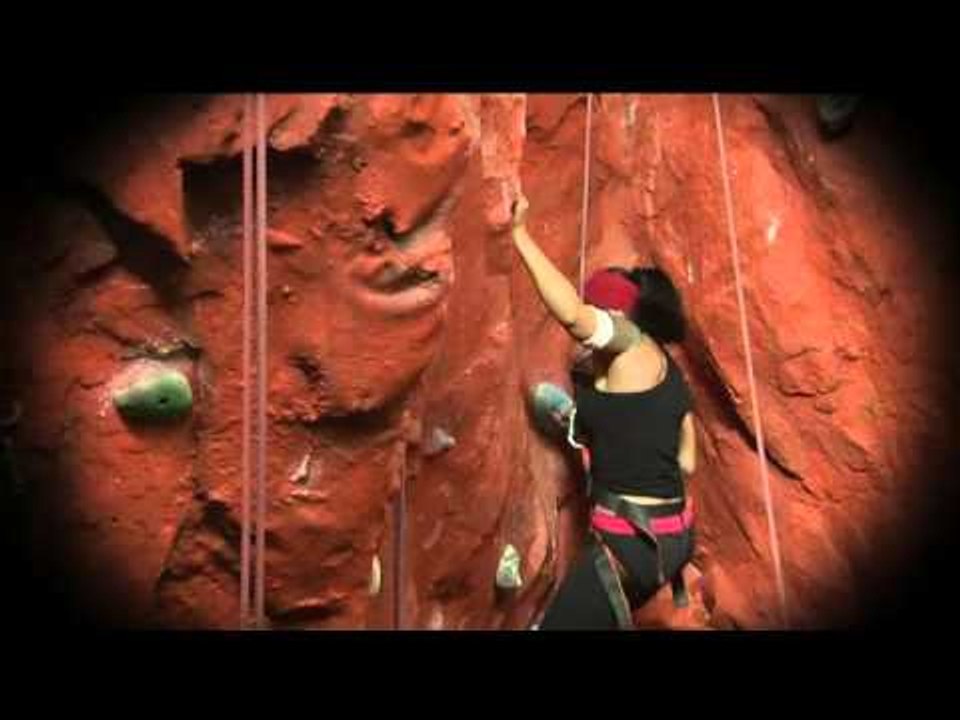 Escalada bajo techo/ Deporte caliente.