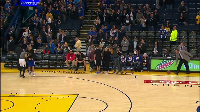 Le père de Stephen Curry claque un 3 points pendant l'échauffement de son fils