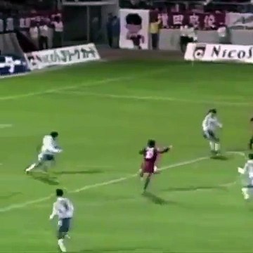Voici l'un des plus beaux buts de l'histoire ! (VIDEO)