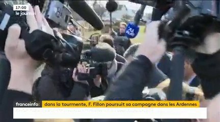 Un homme insulte François Fillon, le traite d' "enfoiré " et se fait plaquer au sol