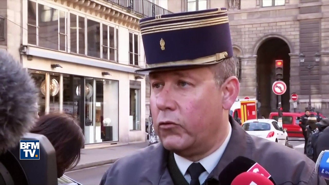 Agression au Louvre: "Le combat à mains nues n'...
