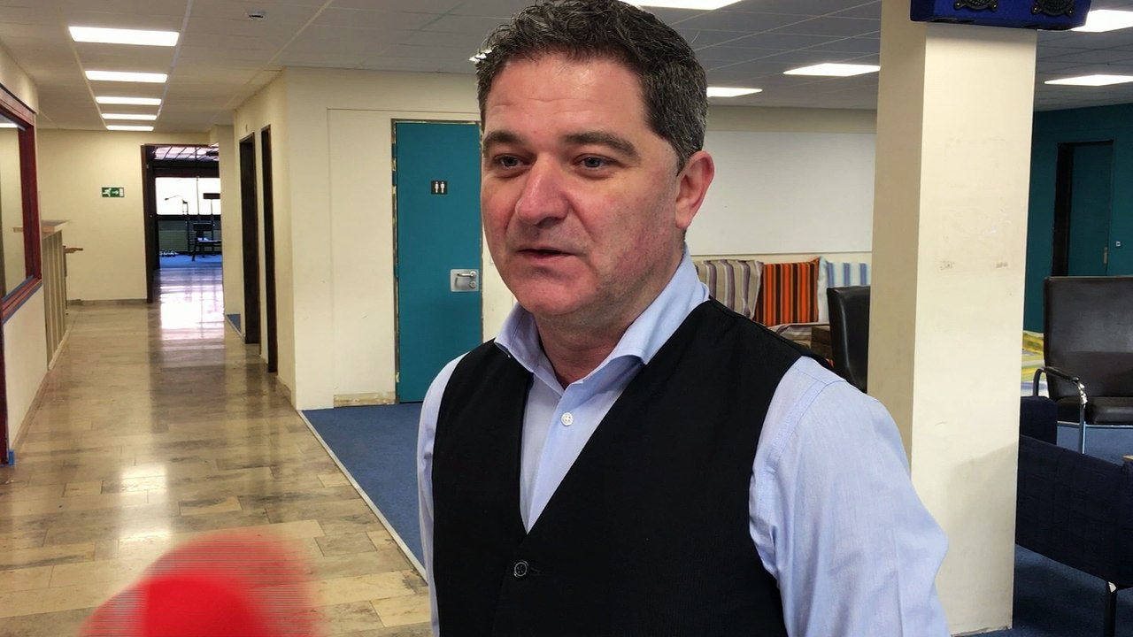 Youri Van Leynseele expose les futurs projets prévus pour le Refuge à Mouscron