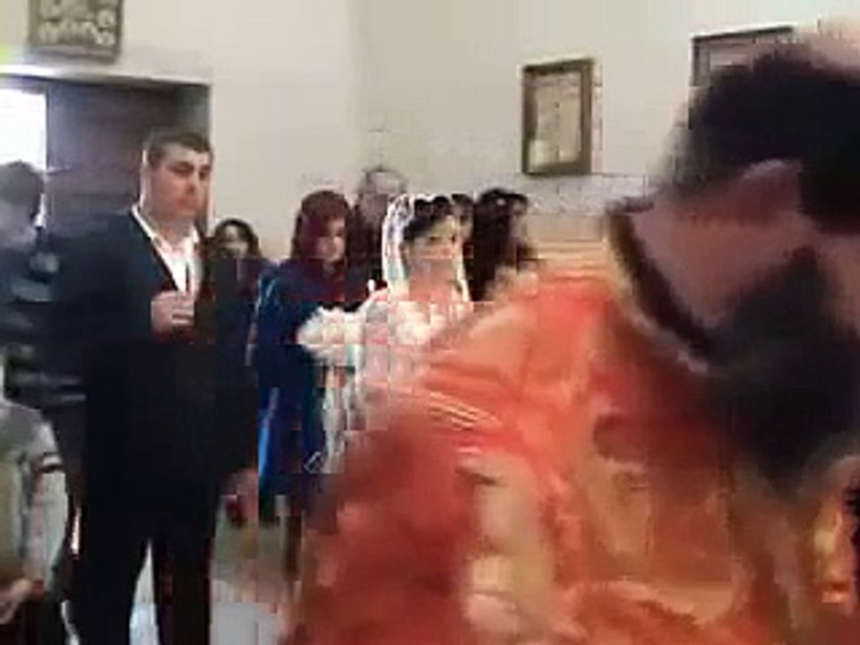 А зачем по голове-то бить? Отпад!