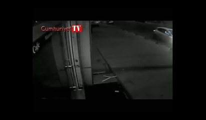 İstanbul’da hırsız polis kovalamacası kamerada