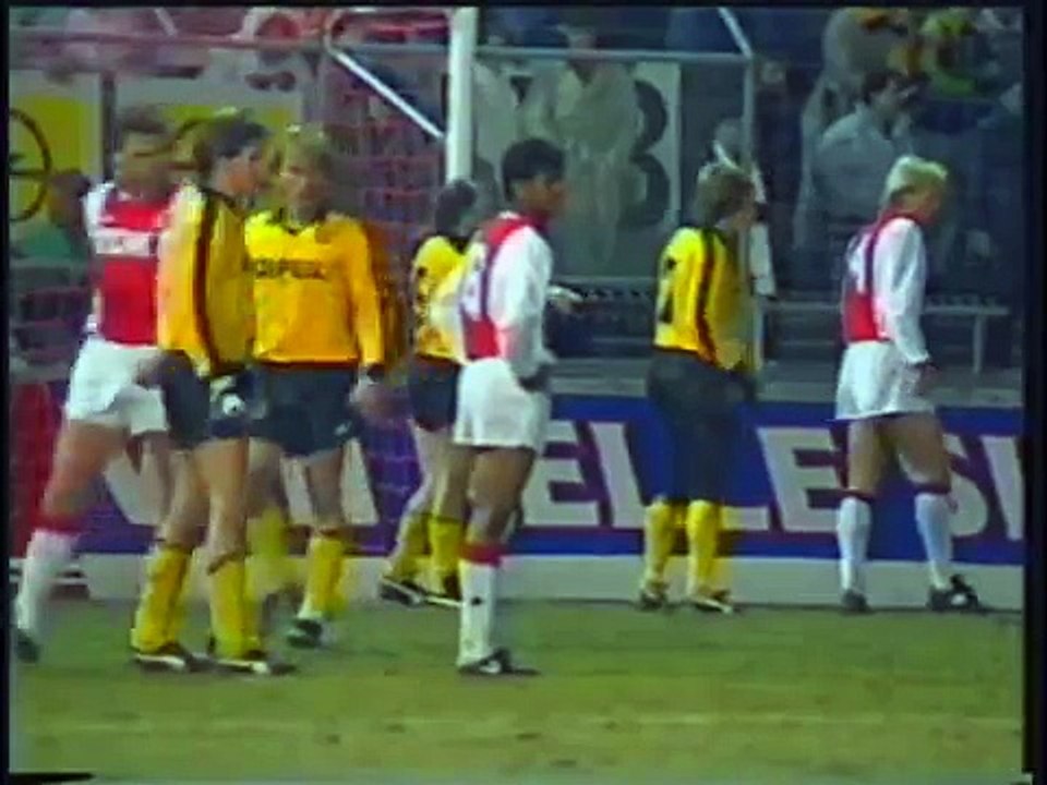 09.03.1988 - 1987-1988 UEFA Cup Winners' Cup Quarter Final 1st Leg BSC Young Boys 0-1 AFC Ajax