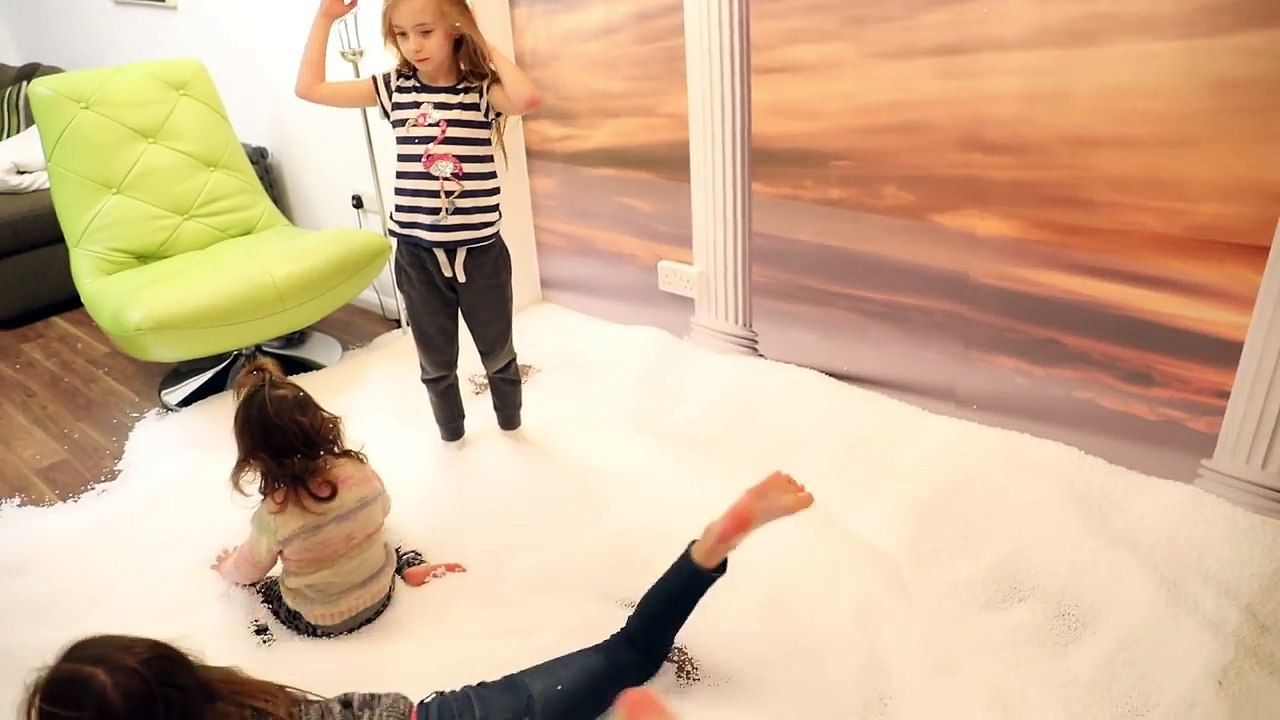 Snow in Our House - Indoor Playing-oOZ9GAopQ88