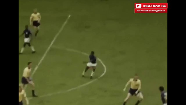 PRIMEIRO TEMPO E INTERVALO FINAL COPA DO MUNDO 1958 BRASIL 5X2 SUÉCIA NA ÍNTEGRA COM NARRAÇÃO E IMAGENS A CORES INÉDITAS