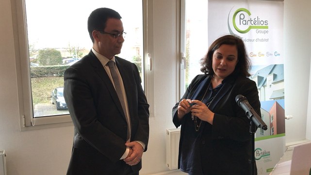 Thierry Heyvang décoré de l'Ordre national du mérite par Emmanuelle Cosse, ministre du Logement