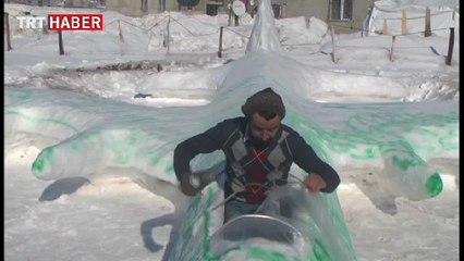 Aylan ve Ümran bebeğin kardan heykellerini yaptı