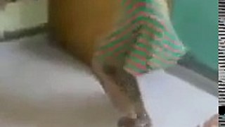 beautiful girl dance at home - private dance by himself(360p)