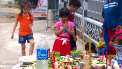 Lễ cúng lệ ông bà vào mùng 7 ở Giồng Cát, Lương An Trà, Tri Tôn, An Giang 2017