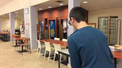 Petite démonstration de cardistry par Martin