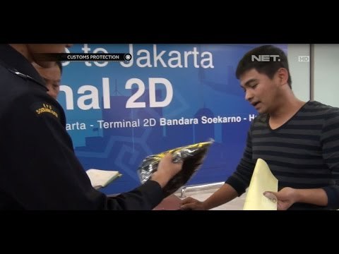 Membawa Baju Santri Dalam Jumlah Banyak, Pria ini Tidak Tahu Melanggar Ketentuan - Customs