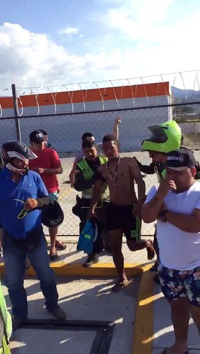 Foi Mexe Com Os PM
